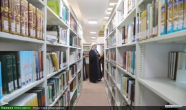 بازدید دبیرکل مجمع جهانی تقریب مذاهب اسلامی از کتابخانه تخصصی علوم حدیث در قم 11/9/1403