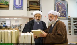 بازدید دبیرکل مجمع جهانی تقریب مذاهب اسلامی از کتابخانه تخصصی علوم حدیث در قم 11/9/1403