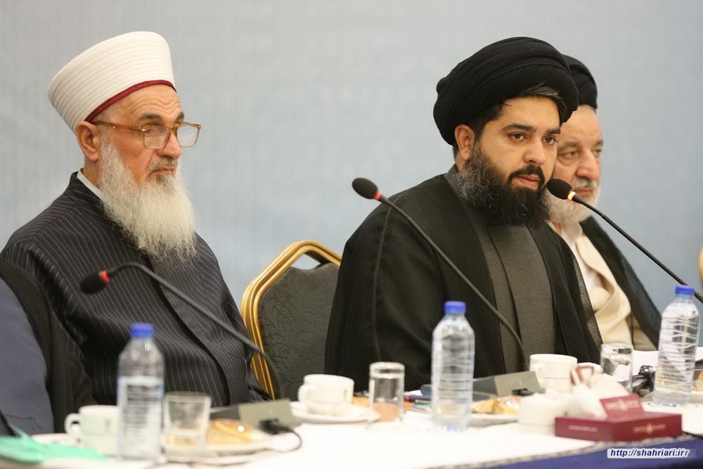 نشست هم‌اندیشی میهمانان داخلی کنفرانس وحدت با دبیرکل مجمع تقریب