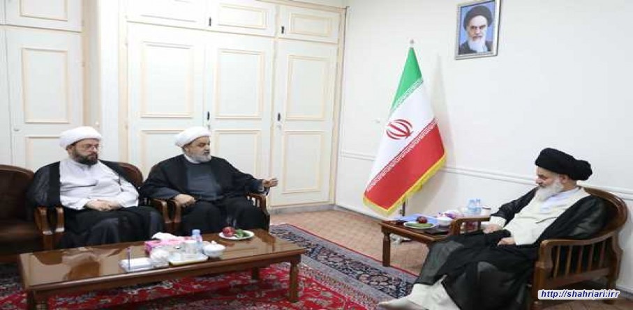 دیدار دبیرکل مجمع تقریب با رئیس جامعه مدرسین حوزه علمیه قم -1403/2/12