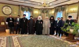 دیدار دبیرکل مجمع تقریب با اسقف اعظم جمهوری تاتارستان 30/2/1403