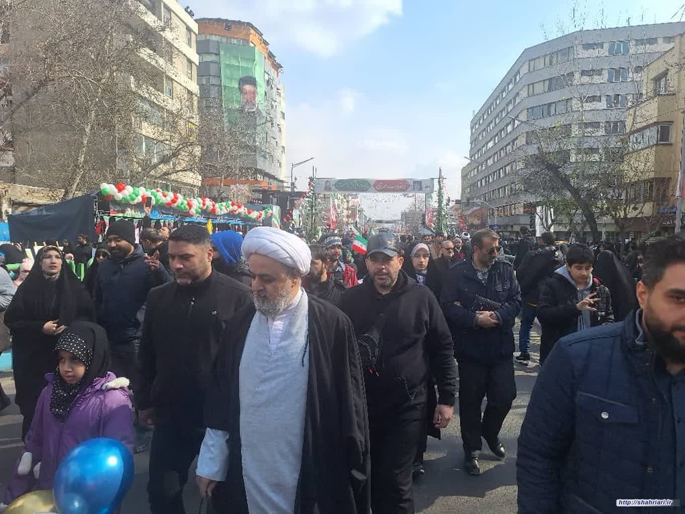 حضور حجت الاسلام والمسلمین دکتر شهریاری در راهپیمایی 22 بهمن