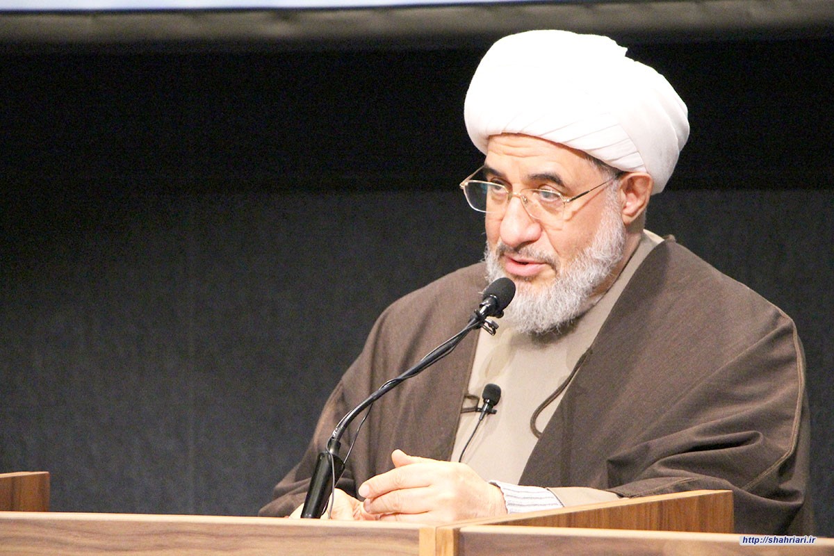 طرح مطالبی که منجر به نزاع و جنگ و ترور شود، حرام و گفتوگویی باطل است